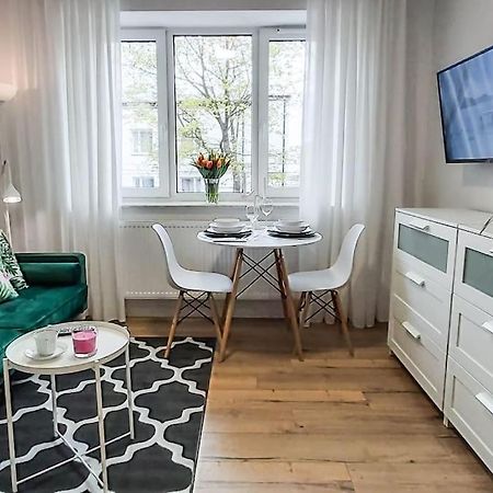 Bezagenta Mozart4 2 Room Easy Transit To City Wifi Varsovia Exterior foto